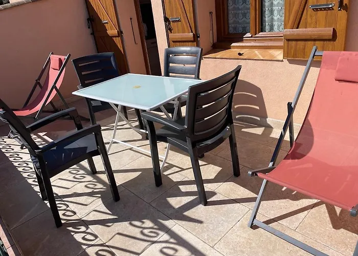 Joli Avec Terrasse Baccara * Gréoux-les-Bains